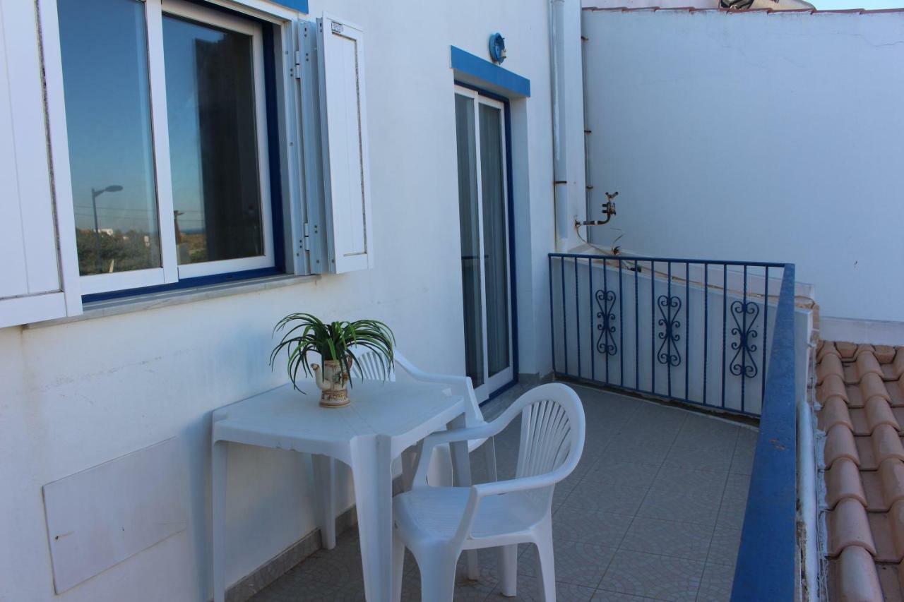 Oceanus Room With Private Kitchen, Bathroom And Terrace 300M From The Beach Sagres Exterior foto