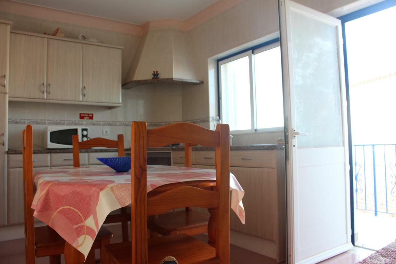Oceanus Room With Private Kitchen, Bathroom And Terrace 300M From The Beach Sagres Exterior foto